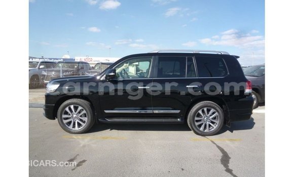 Sayi Imported Toyota Land Cruiser Black Babbar mota in Import - Dubai a Agadez Sayi Imported Toyota Land Cruiser Black Babbar mota in Import - Dubai a Agadez