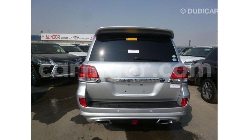 Big with watermark toyota land cruiser agadez import dubai 6156