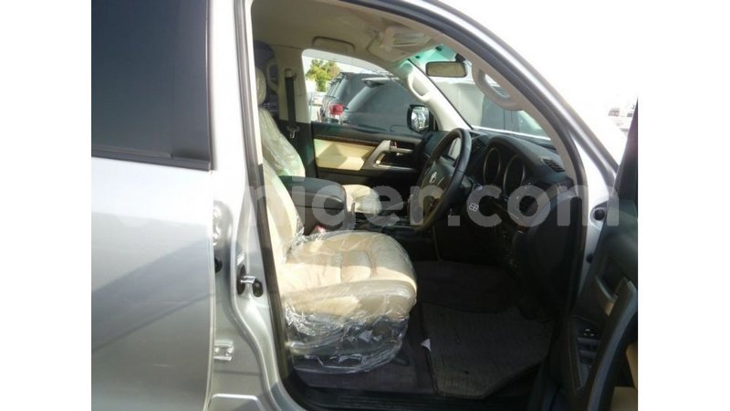 Big with watermark toyota land cruiser agadez import dubai 6156