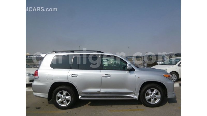 Big with watermark toyota land cruiser agadez import dubai 6156