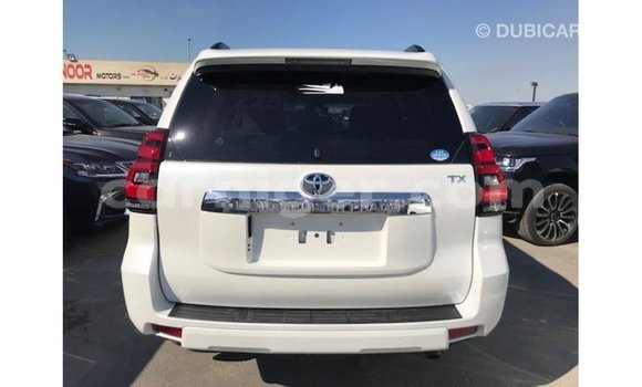 Sayi Imported Toyota Prado White Mota in Import - Dubai a Agadez Sayi Imported Toyota Prado White Mota in Import - Dubai a Agadez