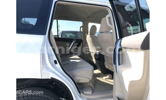 Sayi Imported Toyota Prado White Mota in Import - Dubai a Agadez Sayi Imported Toyota Prado White Mota in Import - Dubai a Agadez