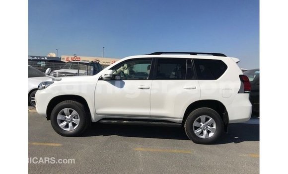 Sayi Imported Toyota Prado White Mota in Import - Dubai a Agadez Sayi Imported Toyota Prado White Mota in Import - Dubai a Agadez