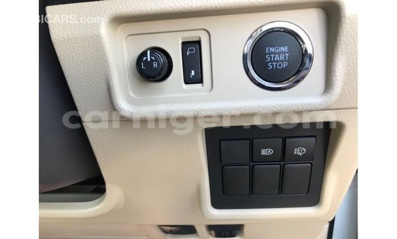 Sayi Imported Toyota Prado White Mota in Import - Dubai a Agadez Sayi Imported Toyota Prado White Mota in Import - Dubai a Agadez