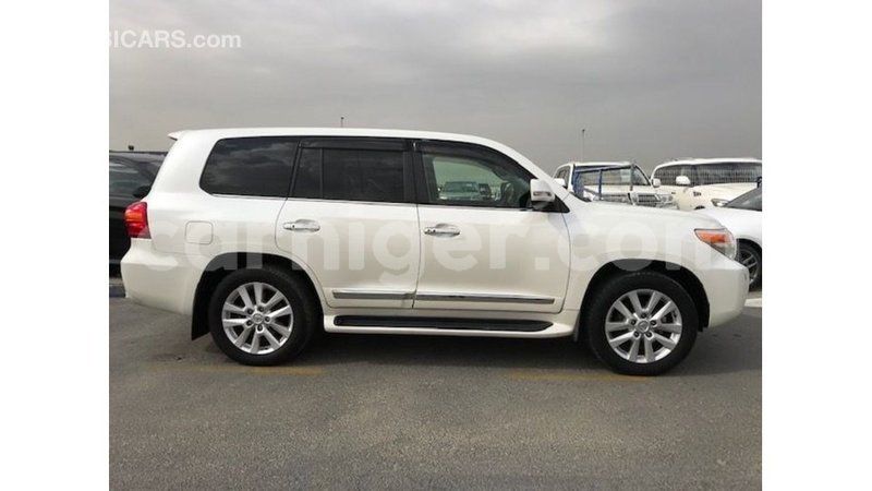 Big with watermark toyota land cruiser agadez import dubai 6161