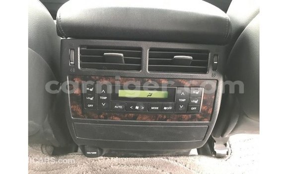 Acheter Import Utilitaire Toyota Land Cruiser Blanc à Import - Dubai, Agadez Acheter Import Utilitaire Toyota Land Cruiser Blanc à Import - Dubai, Agadez