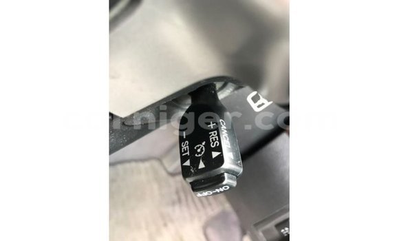 Acheter Import Utilitaire Toyota Land Cruiser Blanc à Import - Dubai, Agadez Acheter Import Utilitaire Toyota Land Cruiser Blanc à Import - Dubai, Agadez