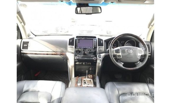Sayi Imported Toyota Land Cruiser White Babbar mota in Import - Dubai a Agadez Sayi Imported Toyota Land Cruiser White Babbar mota in Import - Dubai a Agadez