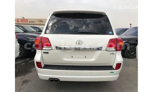 Sayi Imported Toyota Land Cruiser White Babbar mota in Import - Dubai a Agadez Sayi Imported Toyota Land Cruiser White Babbar mota in Import - Dubai a Agadez
