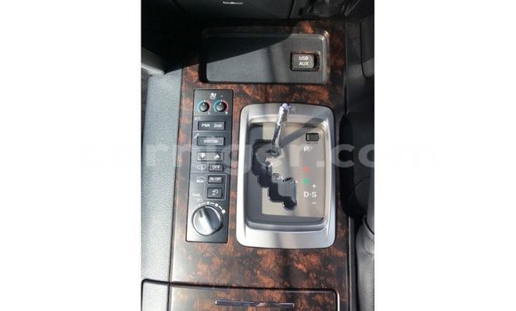 Sayi Imported Toyota Land Cruiser White Babbar mota in Import - Dubai a Agadez Sayi Imported Toyota Land Cruiser White Babbar mota in Import - Dubai a Agadez