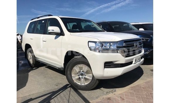 Acheter Import Utilitaire Toyota Land Cruiser Blanc à Import - Dubai, Agadez Acheter Import Utilitaire Toyota Land Cruiser Blanc à Import - Dubai, Agadez