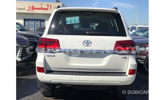 Acheter Import Utilitaire Toyota Land Cruiser Blanc à Import - Dubai, Agadez Acheter Import Utilitaire Toyota Land Cruiser Blanc à Import - Dubai, Agadez