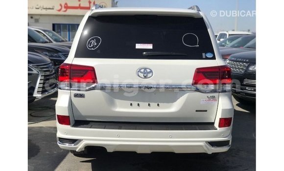 Acheter Import Utilitaire Toyota Land Cruiser Blanc à Import - Dubai, Agadez Acheter Import Utilitaire Toyota Land Cruiser Blanc à Import - Dubai, Agadez