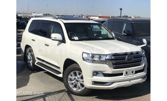 Acheter Import Utilitaire Toyota Land Cruiser Blanc à Import - Dubai, Agadez Acheter Import Utilitaire Toyota Land Cruiser Blanc à Import - Dubai, Agadez