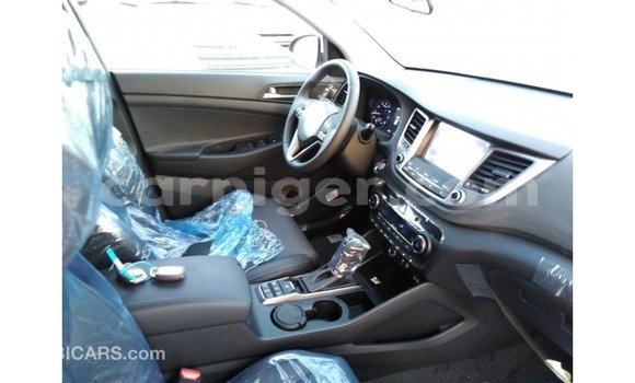 Buy Import Hyundai Tucson White Car in Import - Dubai in Agadez Buy Import Hyundai Tucson White Car in Import - Dubai in Agadez