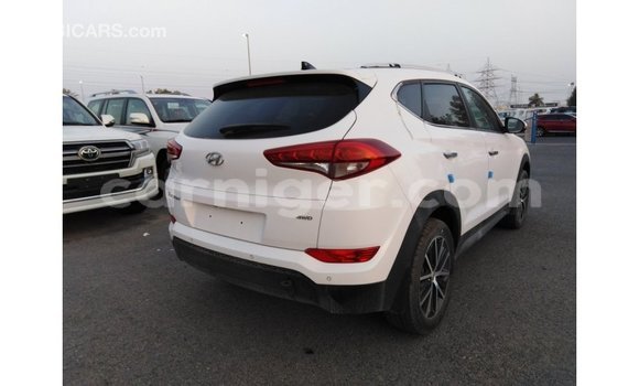 Buy Import Hyundai Tucson White Car in Import - Dubai in Agadez Buy Import Hyundai Tucson White Car in Import - Dubai in Agadez