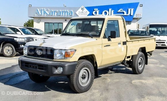 Sayi Imported Toyota Land Cruiser Beige Babbar mota in Import - Dubai a Agadez Sayi Imported Toyota Land Cruiser Beige Babbar mota in Import - Dubai a Agadez