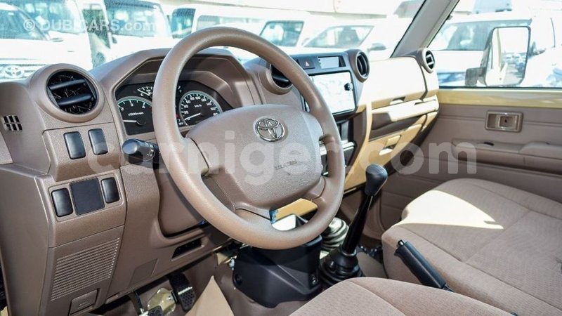 Big with watermark toyota land cruiser agadez import dubai 6173