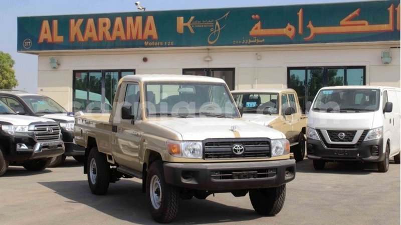 Big with watermark toyota land cruiser agadez import dubai 6175