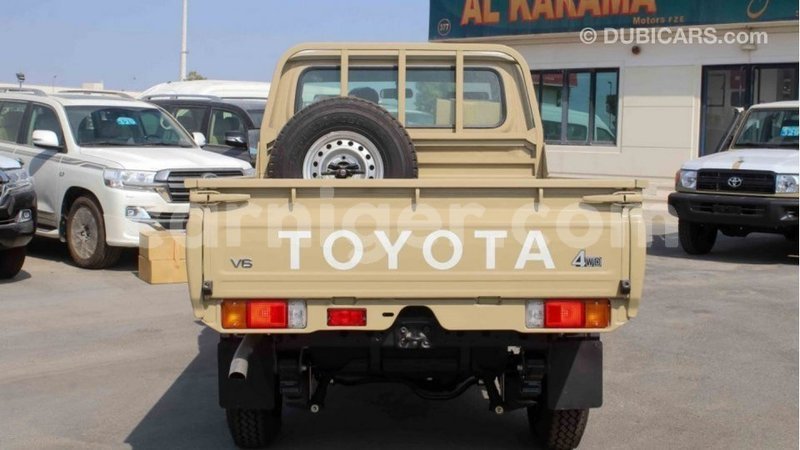 Big with watermark toyota land cruiser agadez import dubai 6175