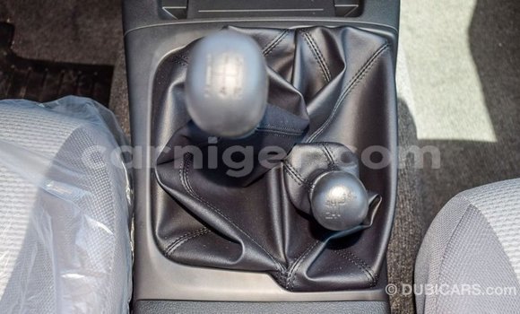 Sayi Imported Mitsubishi L200 White Mota in Import - Dubai a Agadez Sayi Imported Mitsubishi L200 White Mota in Import - Dubai a Agadez