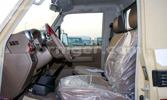 اشتري Imported Toyota Land Cruiser Beige شاحنة في Import - Dubai في أغاديز اشتري Imported Toyota Land Cruiser Beige شاحنة في Import - Dubai في أغاديز