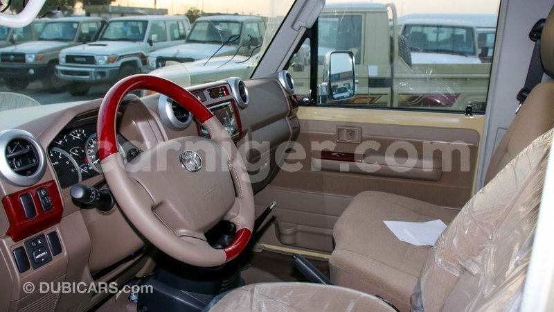 Big with watermark toyota land cruiser agadez import dubai 6177