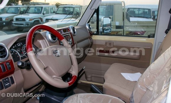 اشتري Imported Toyota Land Cruiser Beige شاحنة في Import - Dubai في أغاديز اشتري Imported Toyota Land Cruiser Beige شاحنة في Import - Dubai في أغاديز