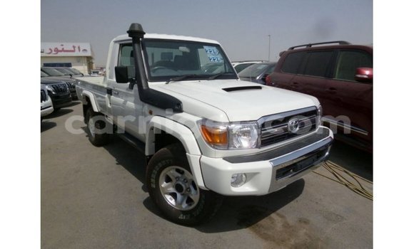 Acheter Import Utilitaire Toyota Land Cruiser Blanc à Import - Dubai, Agadez Acheter Import Utilitaire Toyota Land Cruiser Blanc à Import - Dubai, Agadez