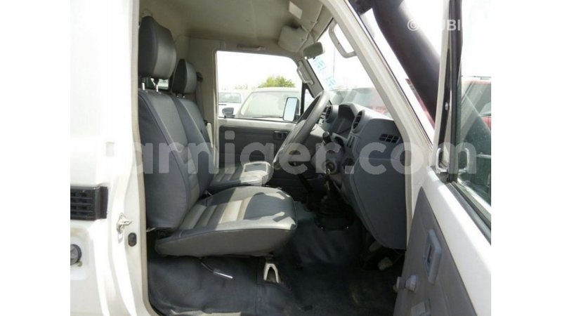 Big with watermark toyota land cruiser agadez import dubai 6180