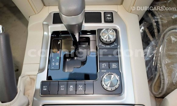 اشتري Imported Toyota Land Cruiser White شاحنة في Import - Dubai في أغاديز اشتري Imported Toyota Land Cruiser White شاحنة في Import - Dubai في أغاديز