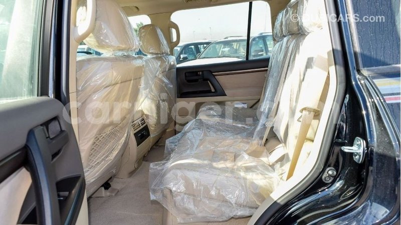 Big with watermark toyota land cruiser agadez import dubai 6184