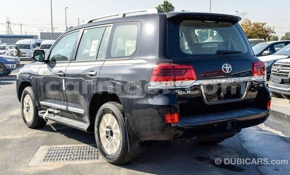 Acheter Import Utilitaire Toyota Land Cruiser Noir à Import - Dubai, Agadez Acheter Import Utilitaire Toyota Land Cruiser Noir à Import - Dubai, Agadez