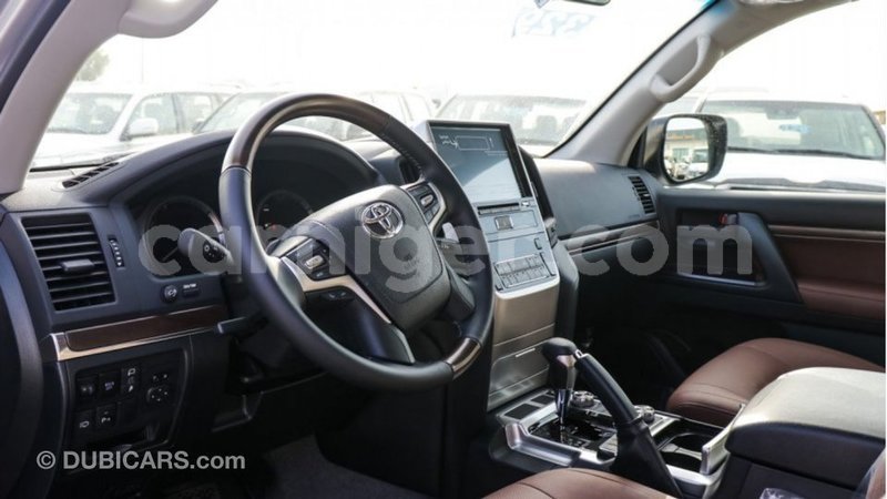 Big with watermark toyota land cruiser agadez import dubai 6185