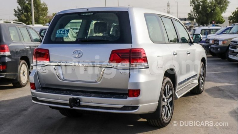 Big with watermark toyota land cruiser agadez import dubai 6185