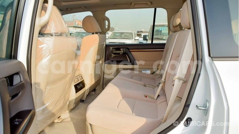 Big with watermark toyota land cruiser agadez import dubai 6187