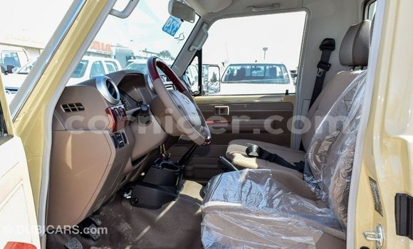 Buy Import Toyota Land Cruiser Beige Truck in Import - Dubai in Agadez Buy Import Toyota Land Cruiser Beige Truck in Import - Dubai in Agadez