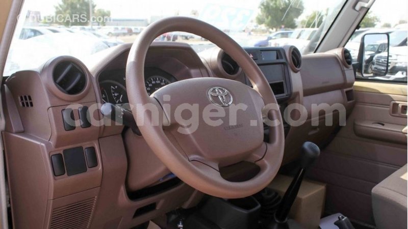 Big with watermark toyota land cruiser agadez import dubai 6190