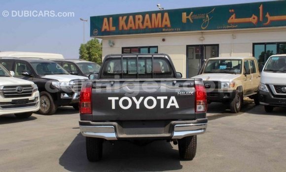 Sayi Imported Toyota Hilux Other Mota in Import - Dubai a Agadez Sayi Imported Toyota Hilux Other Mota in Import - Dubai a Agadez