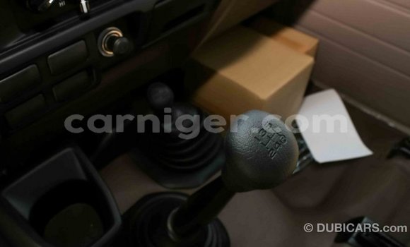 Sayi Imported Toyota Land Cruiser Beige Babbar mota in Import - Dubai a Agadez Sayi Imported Toyota Land Cruiser Beige Babbar mota in Import - Dubai a Agadez