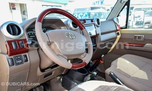 Buy Import Toyota Land Cruiser Beige Truck in Import - Dubai in Agadez Buy Import Toyota Land Cruiser Beige Truck in Import - Dubai in Agadez