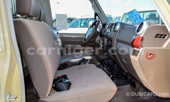 Buy Import Toyota Land Cruiser Beige Truck in Import - Dubai in Agadez Buy Import Toyota Land Cruiser Beige Truck in Import - Dubai in Agadez
