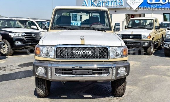 Buy Import Toyota Land Cruiser Beige Truck in Import - Dubai in Agadez Buy Import Toyota Land Cruiser Beige Truck in Import - Dubai in Agadez