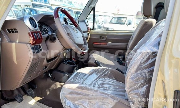 Buy Import Toyota Land Cruiser Beige Truck in Import - Dubai in Agadez Buy Import Toyota Land Cruiser Beige Truck in Import - Dubai in Agadez