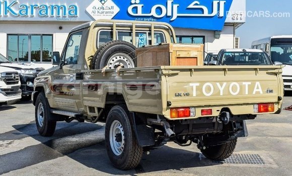 Buy Import Toyota Land Cruiser Beige Truck in Import - Dubai in Agadez Buy Import Toyota Land Cruiser Beige Truck in Import - Dubai in Agadez