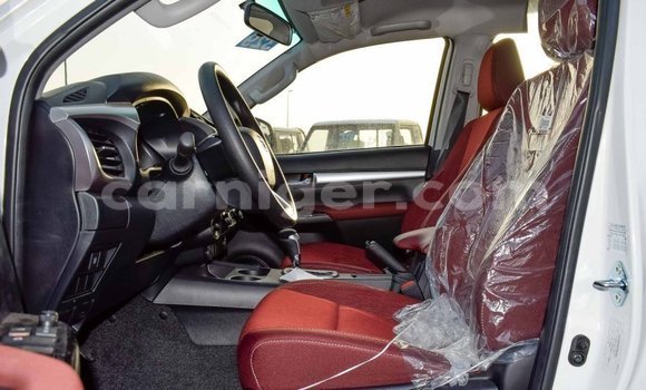 Acheter Import Voiture Toyota Hilux Blanc à Import - Dubai, Agadez Acheter Import Voiture Toyota Hilux Blanc à Import - Dubai, Agadez