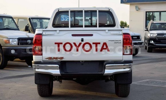 Acheter Import Voiture Toyota Hilux Blanc à Import - Dubai, Agadez Acheter Import Voiture Toyota Hilux Blanc à Import - Dubai, Agadez