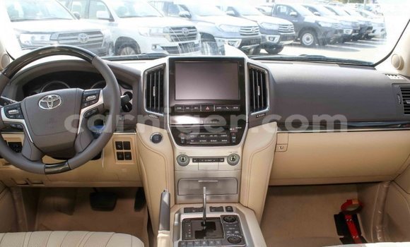 اشتري Imported Toyota Land Cruiser White شاحنة في Import - Dubai في أغاديز اشتري Imported Toyota Land Cruiser White شاحنة في Import - Dubai في أغاديز