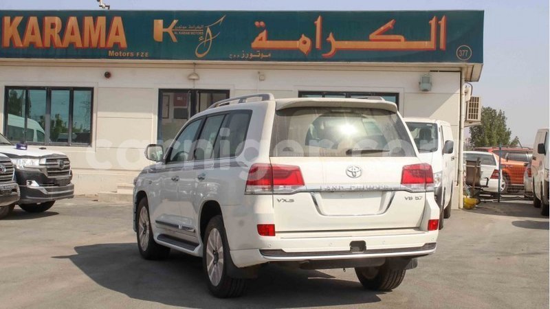 Big with watermark toyota land cruiser agadez import dubai 6204