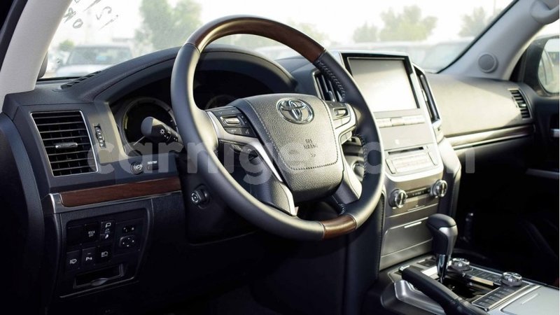 Big with watermark toyota land cruiser agadez import dubai 6205